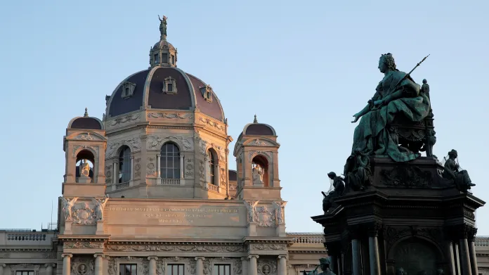Památník Marie Terezie před Uměleckohistorickým muzeem ve Vídni