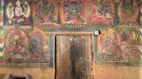 Vchodová stěna svatyně kláštera Diskit