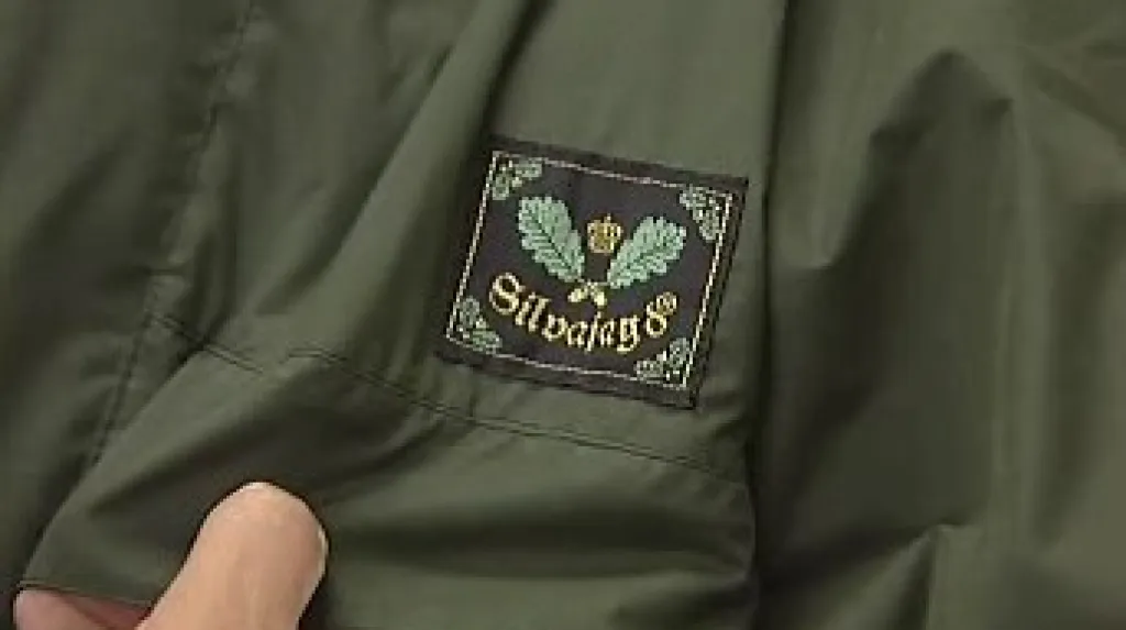 Padělek uniformy Lesů ČR