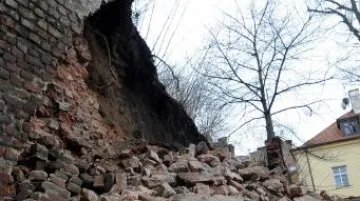 Zřícené hradby v Hradci Králové