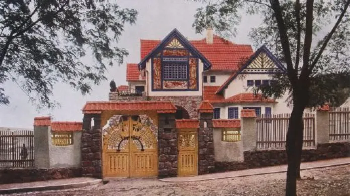 NO COMMENT: procházka Jurkovičovou vilou v době rekonstrukce