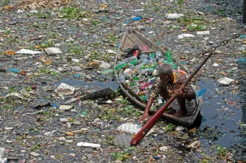 Řeky po celém světě jsou plné léků a kofeinu. Vědci se bojí dopadů na přírodu i mutací mikrobů