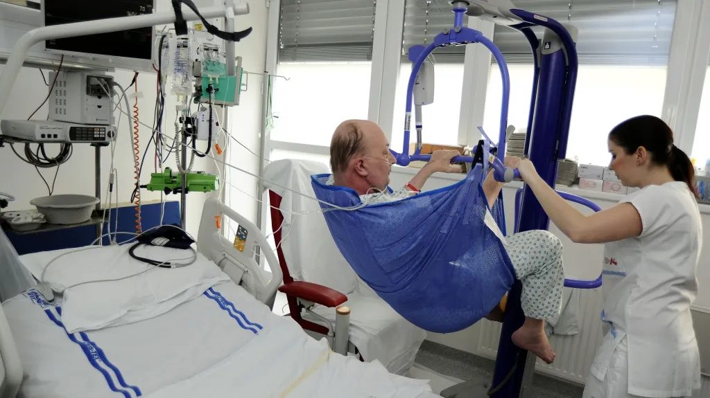 Zvedáky nemocnice nakoupila díky sponzorům