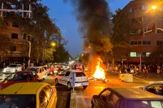 V Íránu po protestech popravili další dva muže