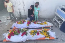 Masové hroby v Gaze ukrývaly stovky těl. Spojené státy žádají po Izraeli vysvětlení