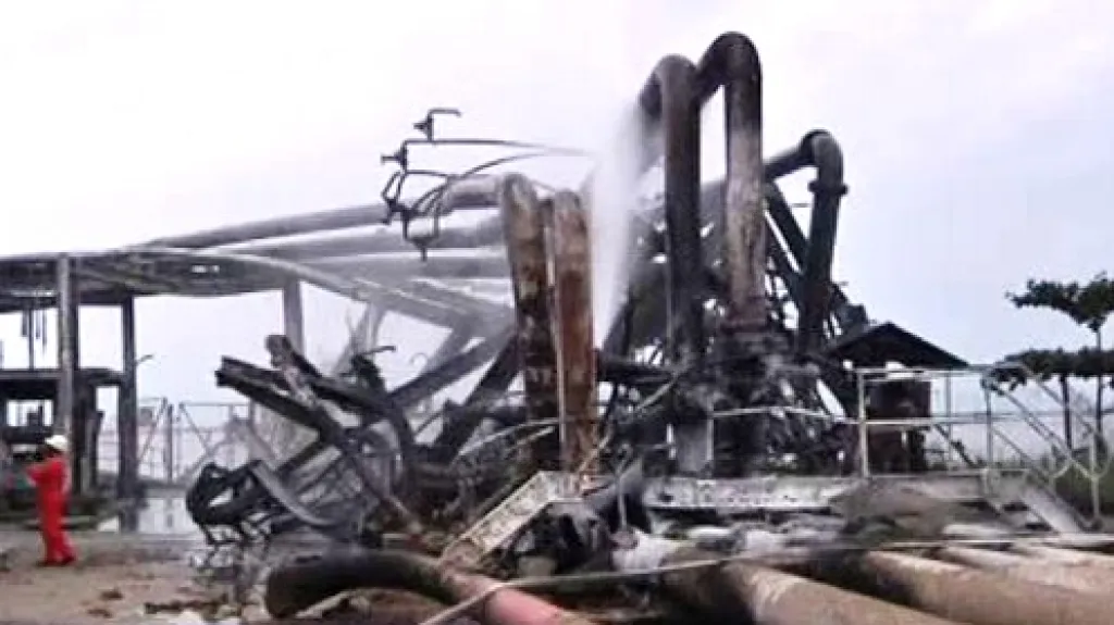 Následky útoku na ropný terminál v Nigérii