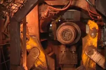 Nová Huť propustí asi 250 lidí