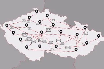 Reportéři ČT se vydali po stopách řetězových e-mailů. Dezinformace cílí na statisíce seniorů