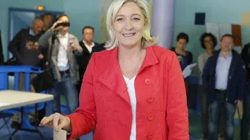 Marine Le Penová volí do europarlamentu