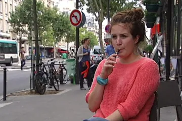 E-cigarety chutnají, bezpečné být ale nemusí