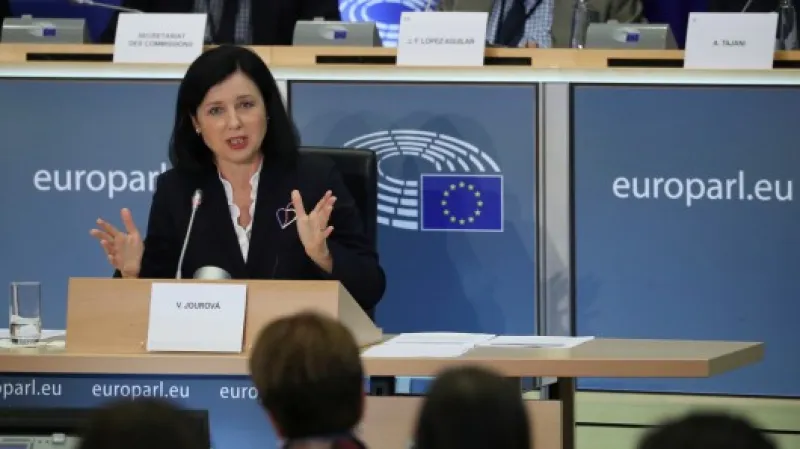 Věra Jourová odpovídá na otázky,  Autor: Yves Herman,  Zdroj: Reuters