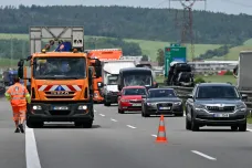 Dálnici D1 před Brnem zablokovala ráno nehoda dvou nákladních aut