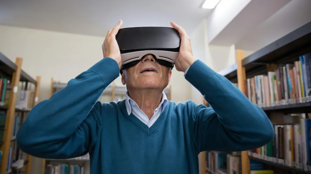 Čeští důchodci mají zájem o virtuální realitu