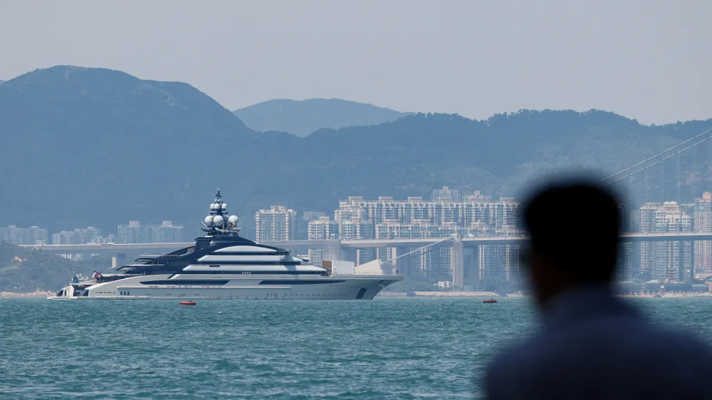 Jachta ruského oligarchy Alexeje Mordašova u Hongkongu, říjen 2022