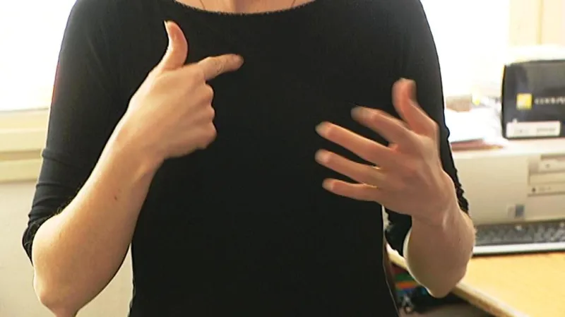 Neznakují už pouze neslyšící lidé, ale i slyšící batolata