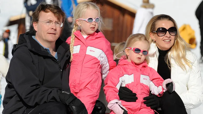 Nizozemský princ Johan Friso a jeho manželka princezna Mabel  s dětmi Luanou a Zariou