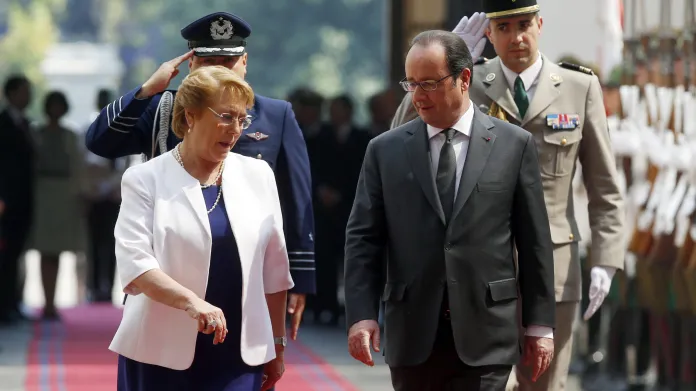 François Hollande s chilskou prezidentkou Michelle Bacheletovou