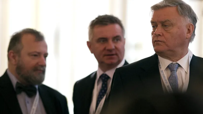 Vladimir Jakunin (vpravo) s Vratislavem Mynářem a Hynkem Kmoníčkem