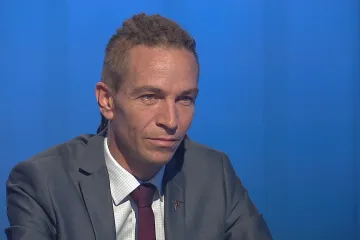 Ušetříme digitalizací, koncem dotací pro velké a řešením exekucí, slibuje Bartoš