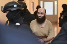 Bývalý pražský imám Shehadeh a další lidé byli obžalováni z podpory terorismu
