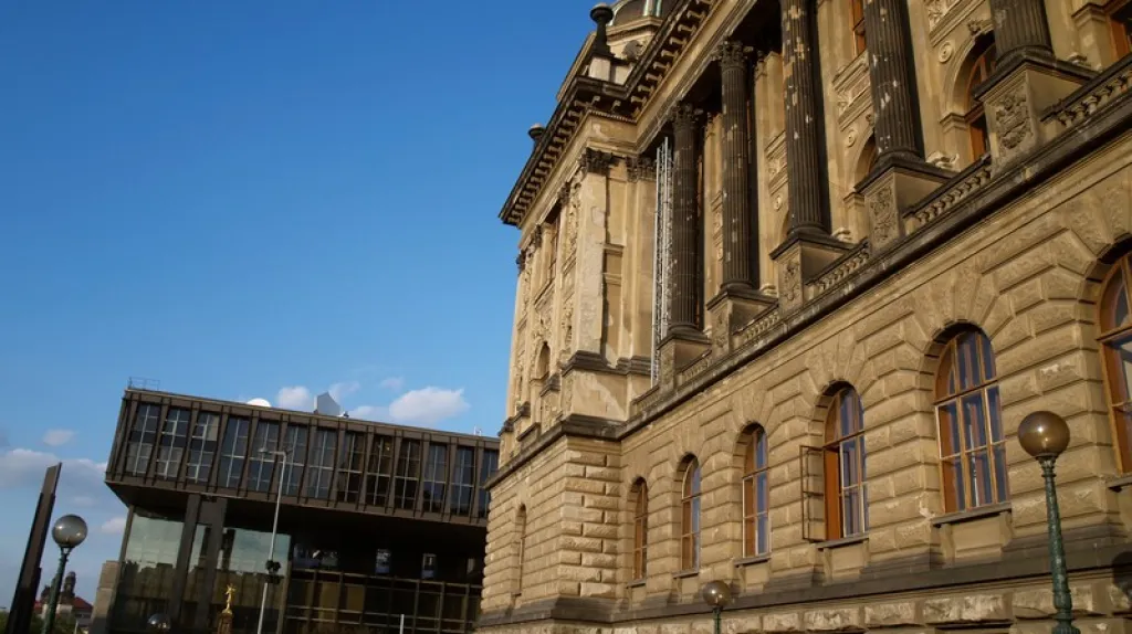 Národní muzeum - stará a nová budova