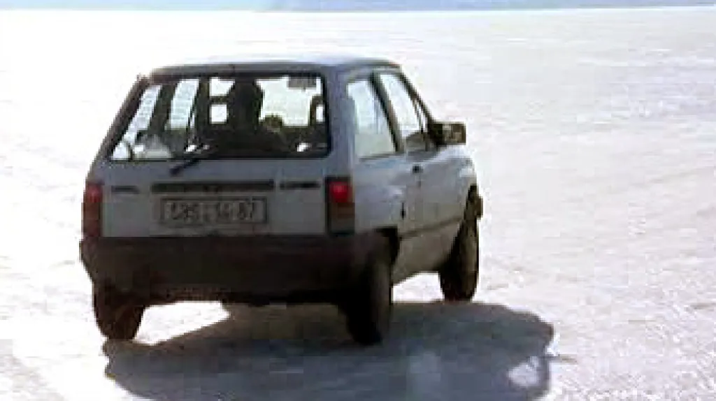 Auto na Lipně