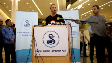 Gilad Šaron oznamuje smrt svého otce