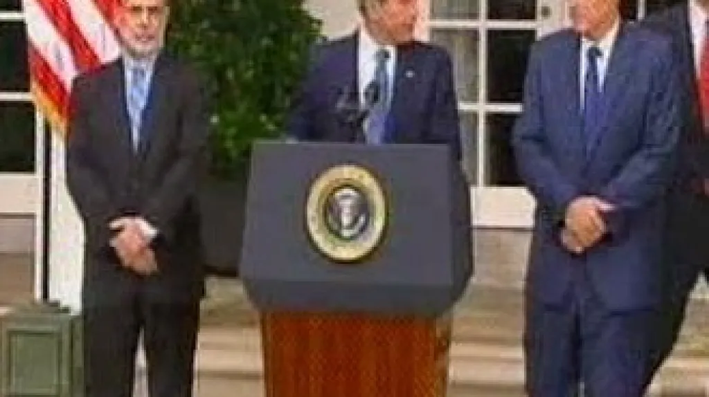 Ben Bernanke, George Bush a Henry Paulson