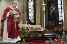 Kardinál Beran se vrátil do svatovítské katedrály, uctila jej slavnostní bohoslužba