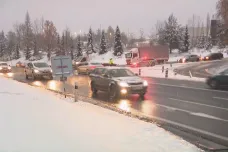 Dopravu na jihu Čech a Vysočině zkomplikovalo sněžení