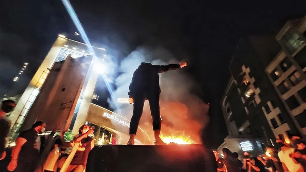 Protesty v Íránu kvůli úmrtí Mahsy Amíníové