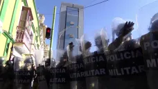Bolívijské ozbrojené síly mobilizují v metropoli La Paz