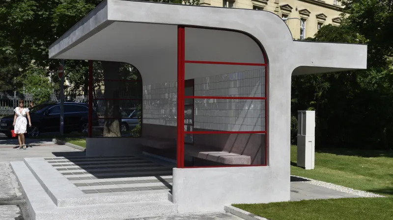 Funkcionalistická zastávka v Brně na Obilním trhu