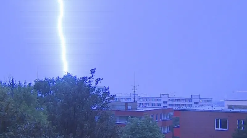 Silné bouřky potrápily většinu republiky