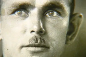 Za války nasazoval život za záchranu židovských dětí. V Třebíči mu věnovali pamětní síň