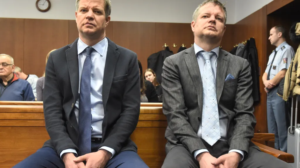 Bratři Alexandr a Zdeněk Zemkovi před soudem v lednu 2018