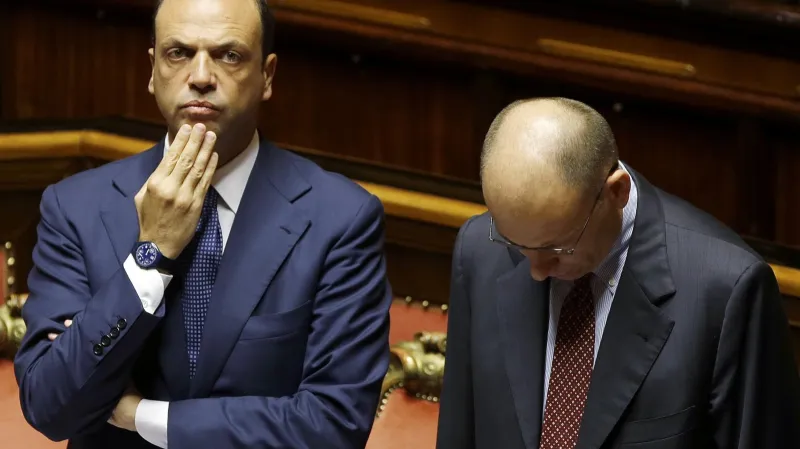 Italský premiér Enrico Letta (vpravo) a Angelino Alfano