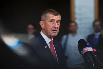 Z lidskoprávních rad vlády rezignovalo kvůli přesunu agend 53 expertů