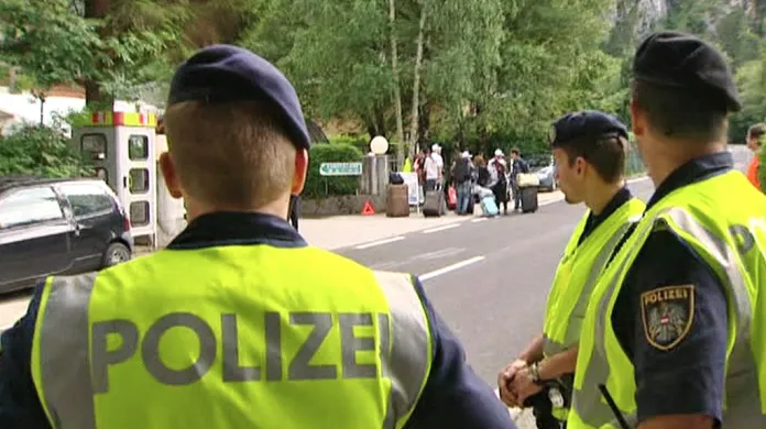 Na setkání socialistické mládeže ve Weissenbachu dohlíží policie