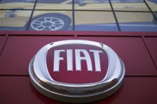 Automobilka Fiat zařadí do své flotily vozy Tesly, aby plnila emisní limity