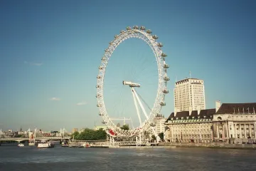 Stovky návštěvníků uvězněny v Londýnském oku