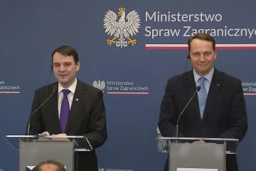 Pokročili jsme v otázce českého územního dluhu, řekl Macinka po jednání se Sikorským