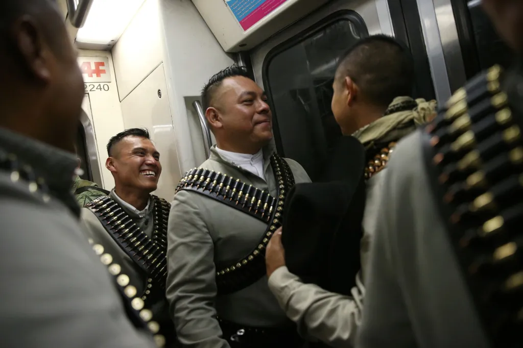 Boj za nezávislost začal 16. září 1810 povstáním. Kněz Miguel Hidalgo přesvědčil obyvatelstvo, že je třeba bojovat proti španělskému útlaku