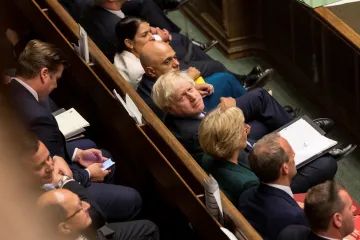 Pokud vláda večer prohraje bitvu o podobě brexitu, budou předčasné volby, oznámil Johnsonův mluvčí