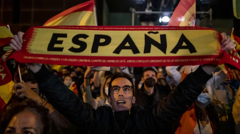 Výsledky madridských voleb hrají na notu pravicovým stranám