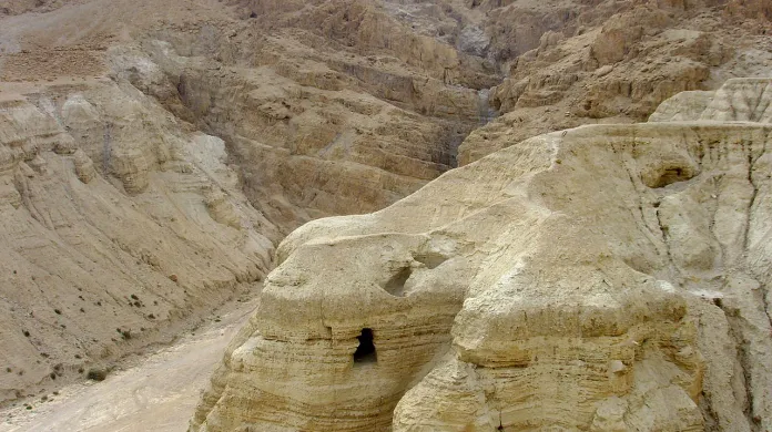 Čtvrtá jeskyně, kde byly nalezeny Kumránské svitky