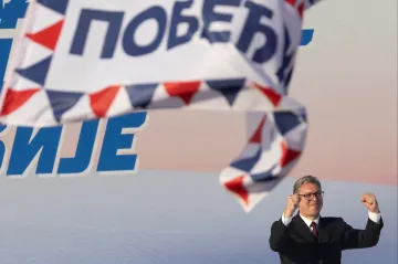 Vučić z politiky odejít nehodlá, chce se stát premiérem, míní odborníci