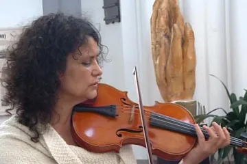 Iva Bittová přijela z New Yorku. Zazpívala i ve Frýdku