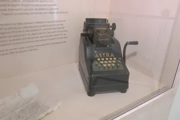 V Brně se otevřelo „prozatimní“ Moravské židovské muzeum. Malý Mehrin zahájil provoz výstavou