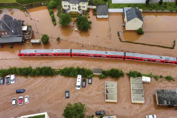 Záplavy v Německu jsou nejhorší přírodní pohromou v zemi od války, obětí je už přes sto